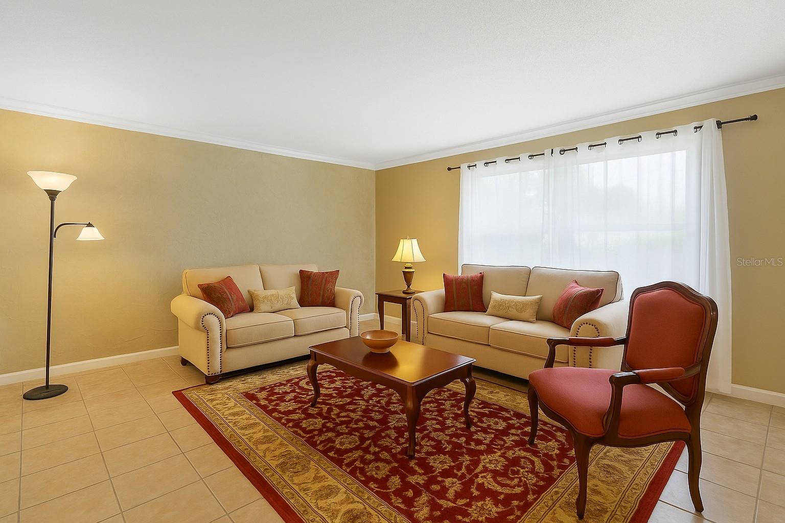 2035 VALENCIA CIRCLE