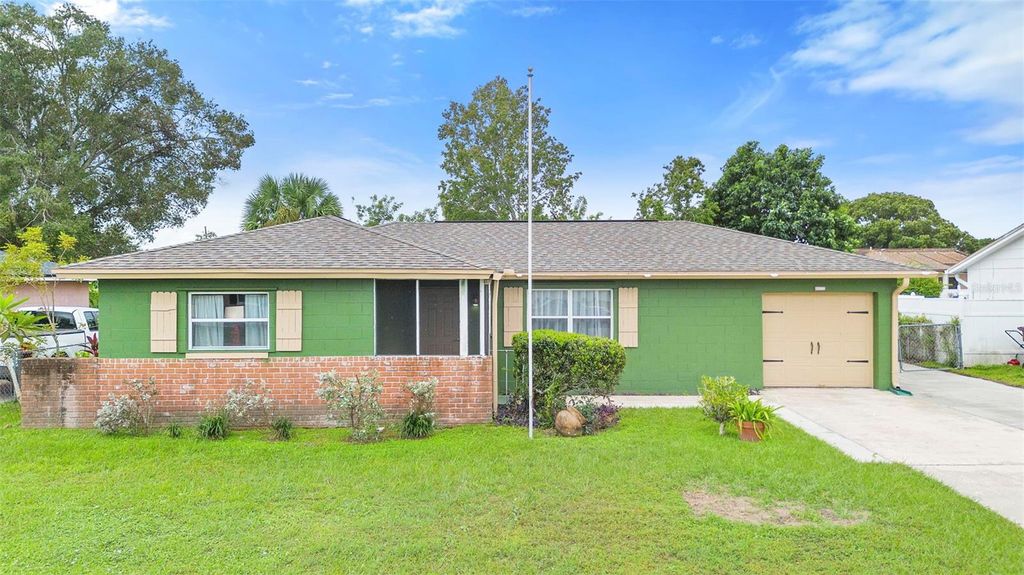 Photo of 2035 Valencia Circle, Kissimmee, FL 34741 (MLS # O6351860)