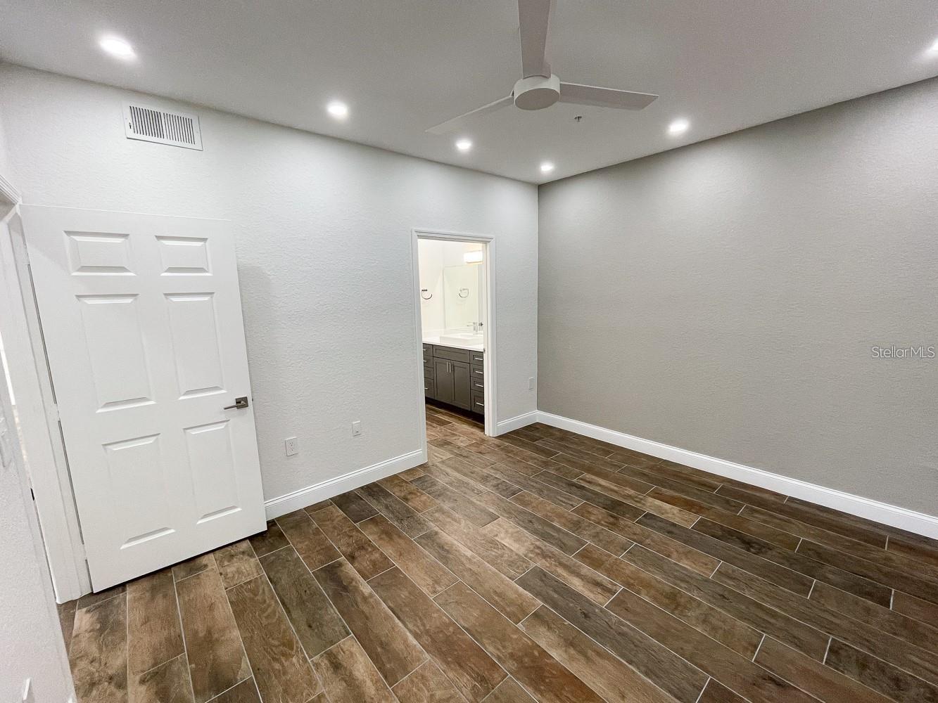 CHARLES TOWNE/PK CENTRAL CONDO - Residential