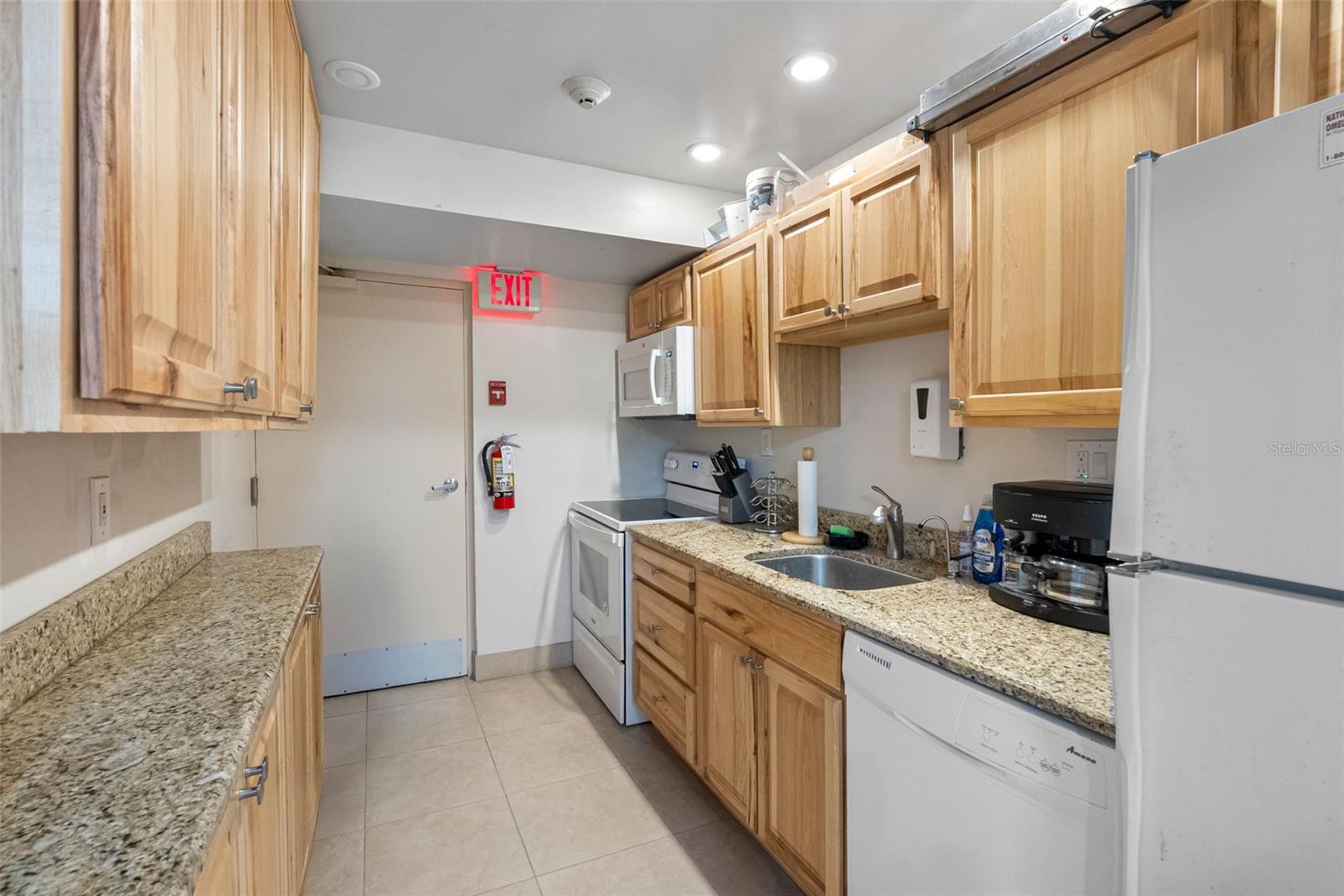 TAHITIAN TOWERS CONDO - Residential