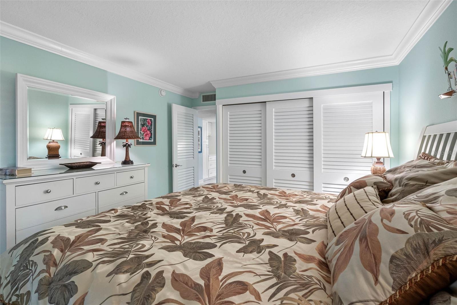 TAHITIAN TOWERS CONDO - Residential