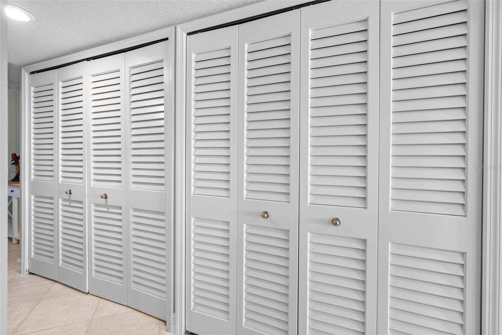 TAHITIAN TOWERS CONDO - Residential