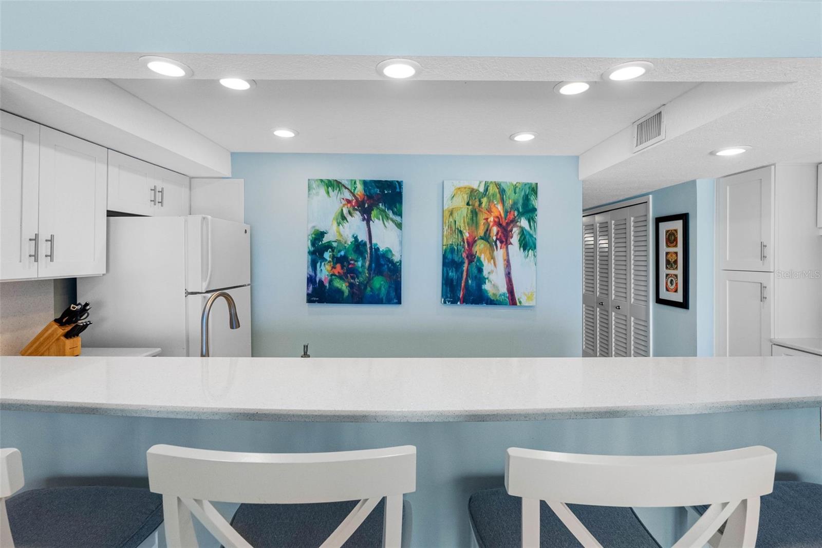 TAHITIAN TOWERS CONDO - Residential