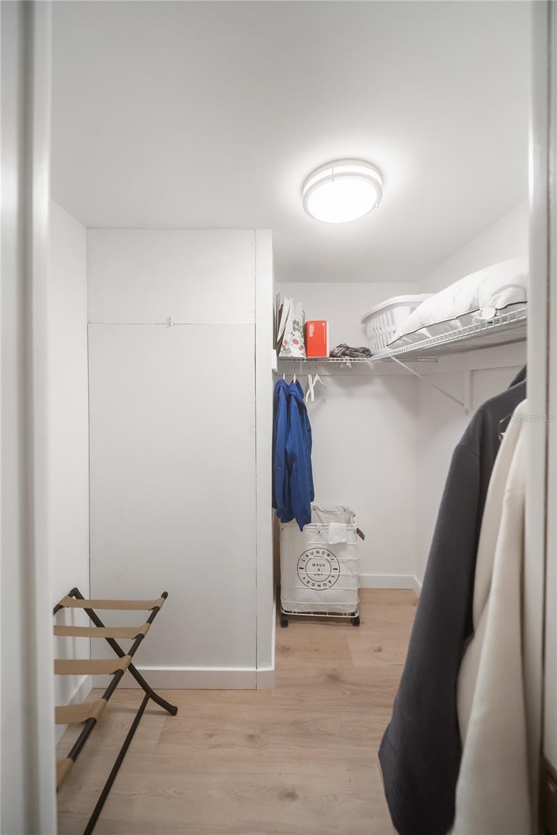 PLAZA GARDENS - Residential