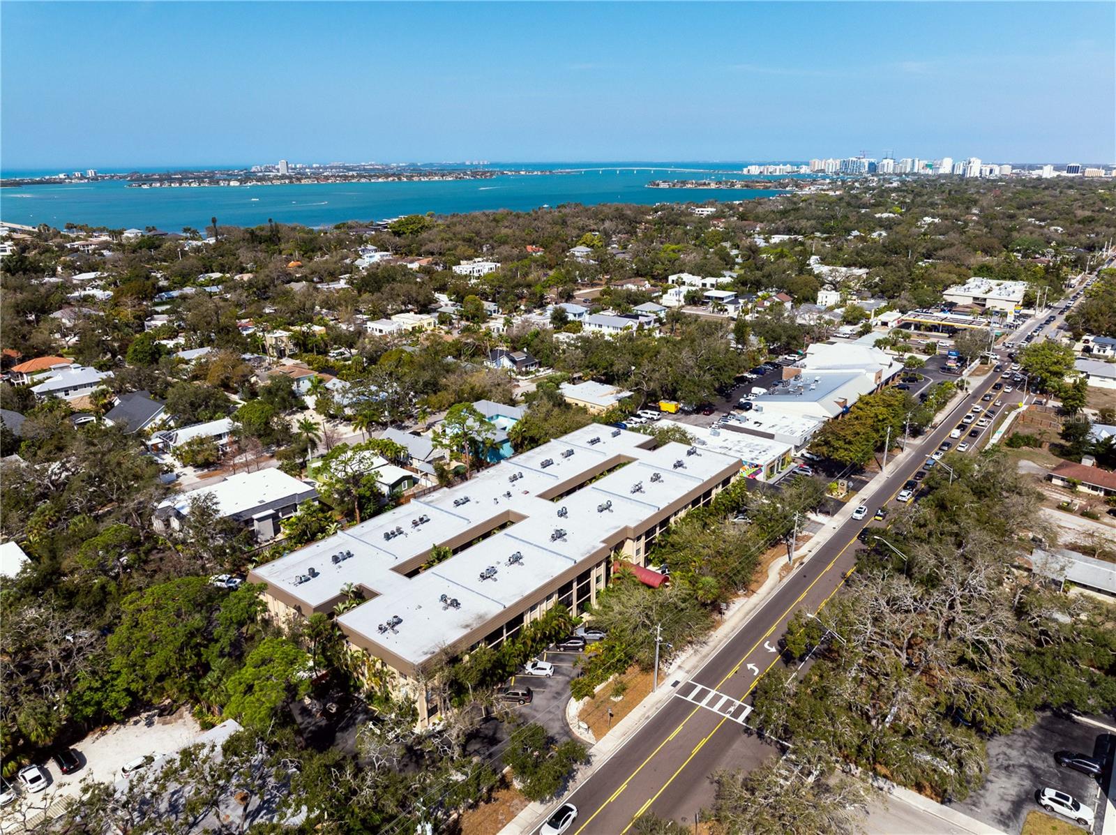 PLAZA GARDENS - Residential