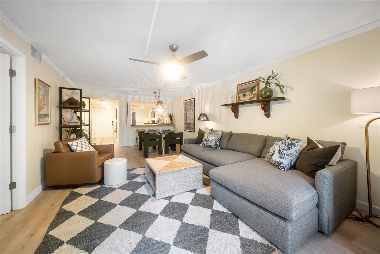 PLAZA GARDENS - Residential