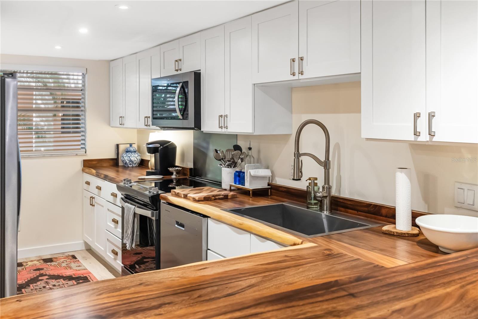 PLAZA GARDENS - Residential