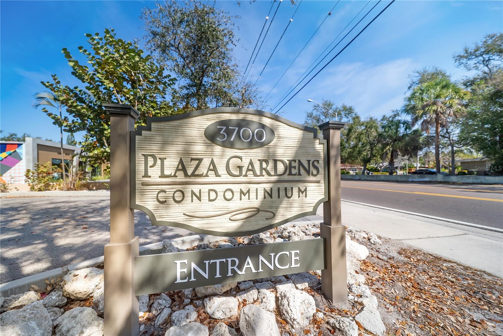 PLAZA GARDENS - Residential
