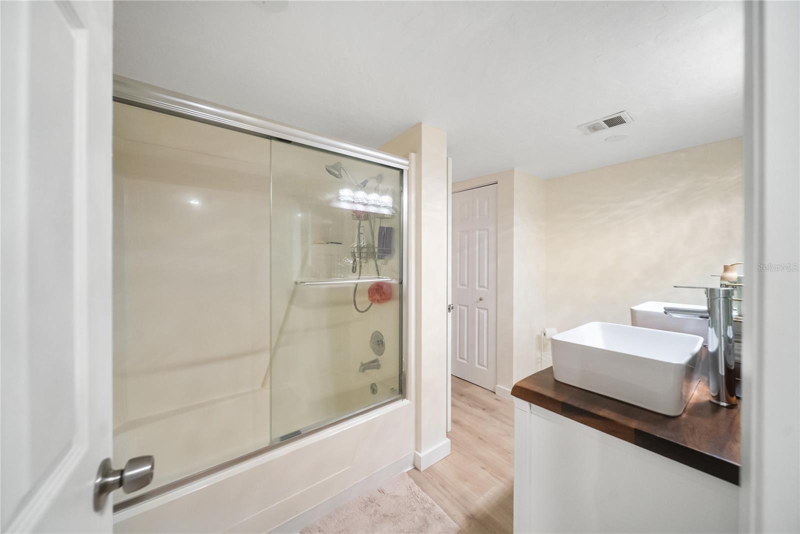 PLAZA GARDENS - Residential