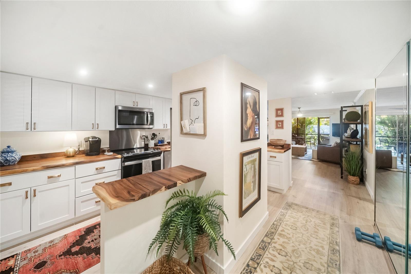 PLAZA GARDENS - Residential