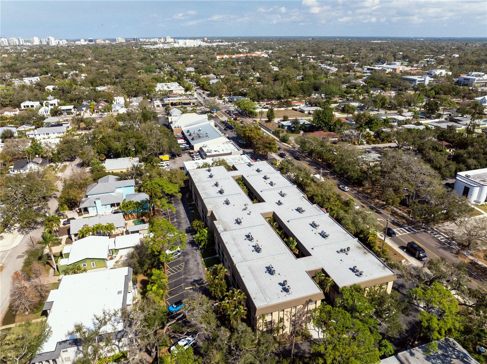 PLAZA GARDENS - Residential