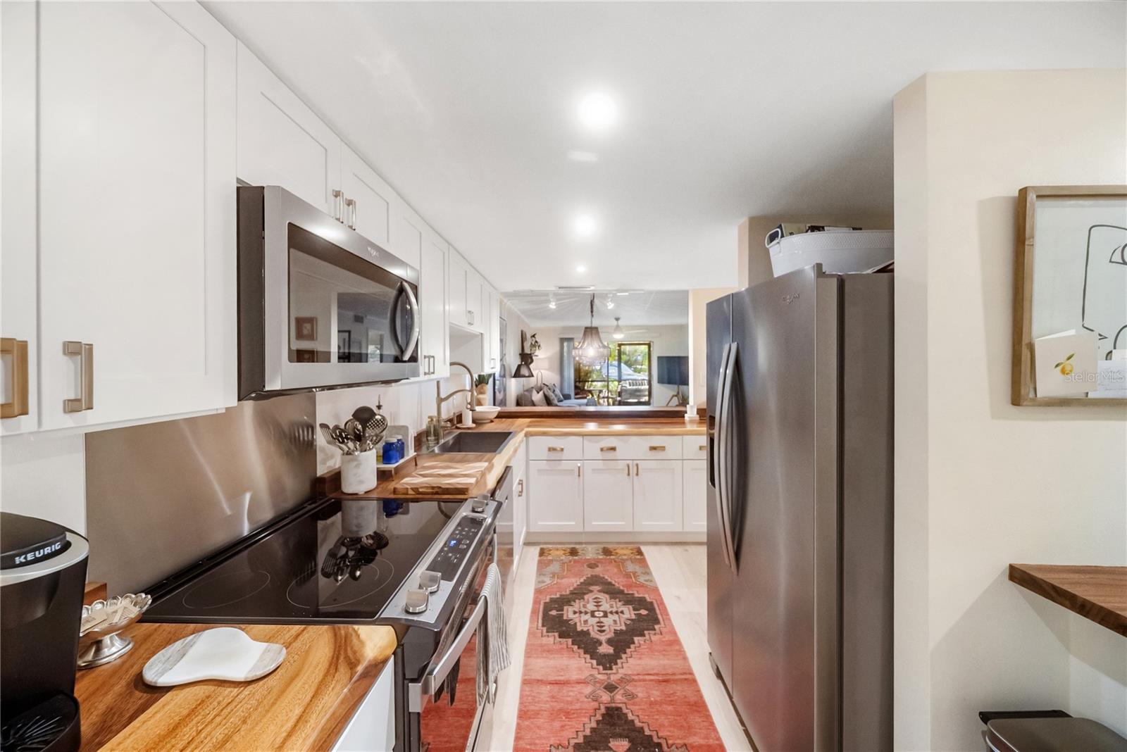 PLAZA GARDENS - Residential