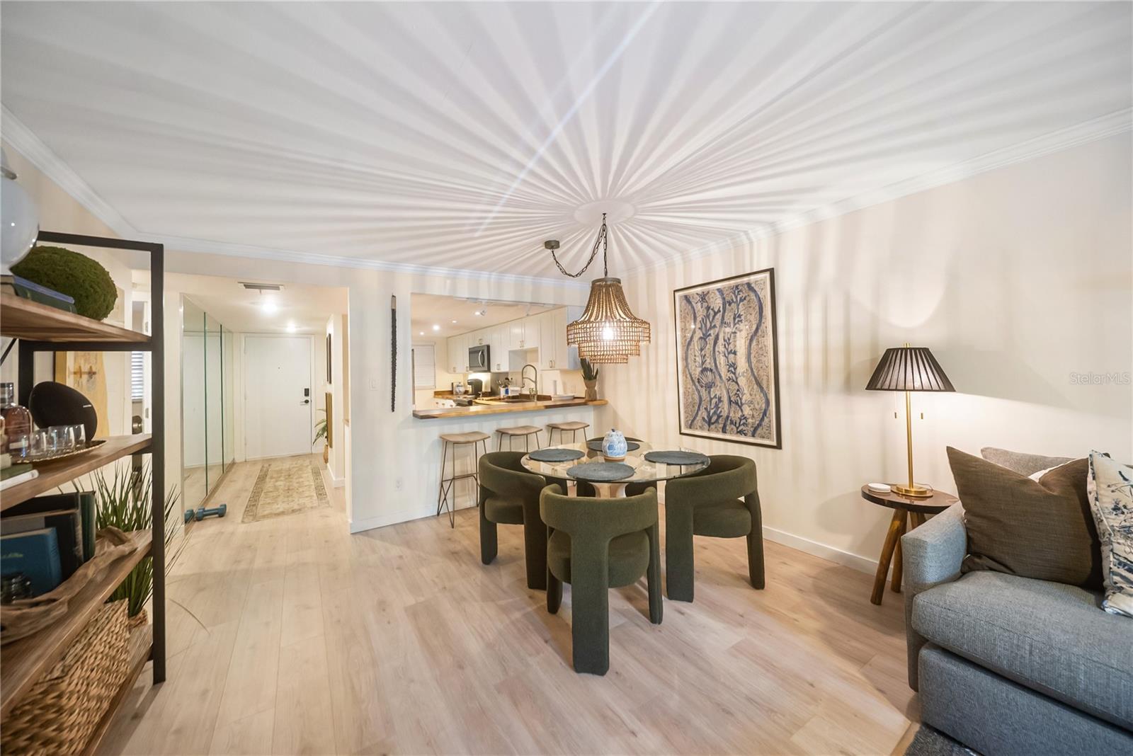 PLAZA GARDENS - Residential