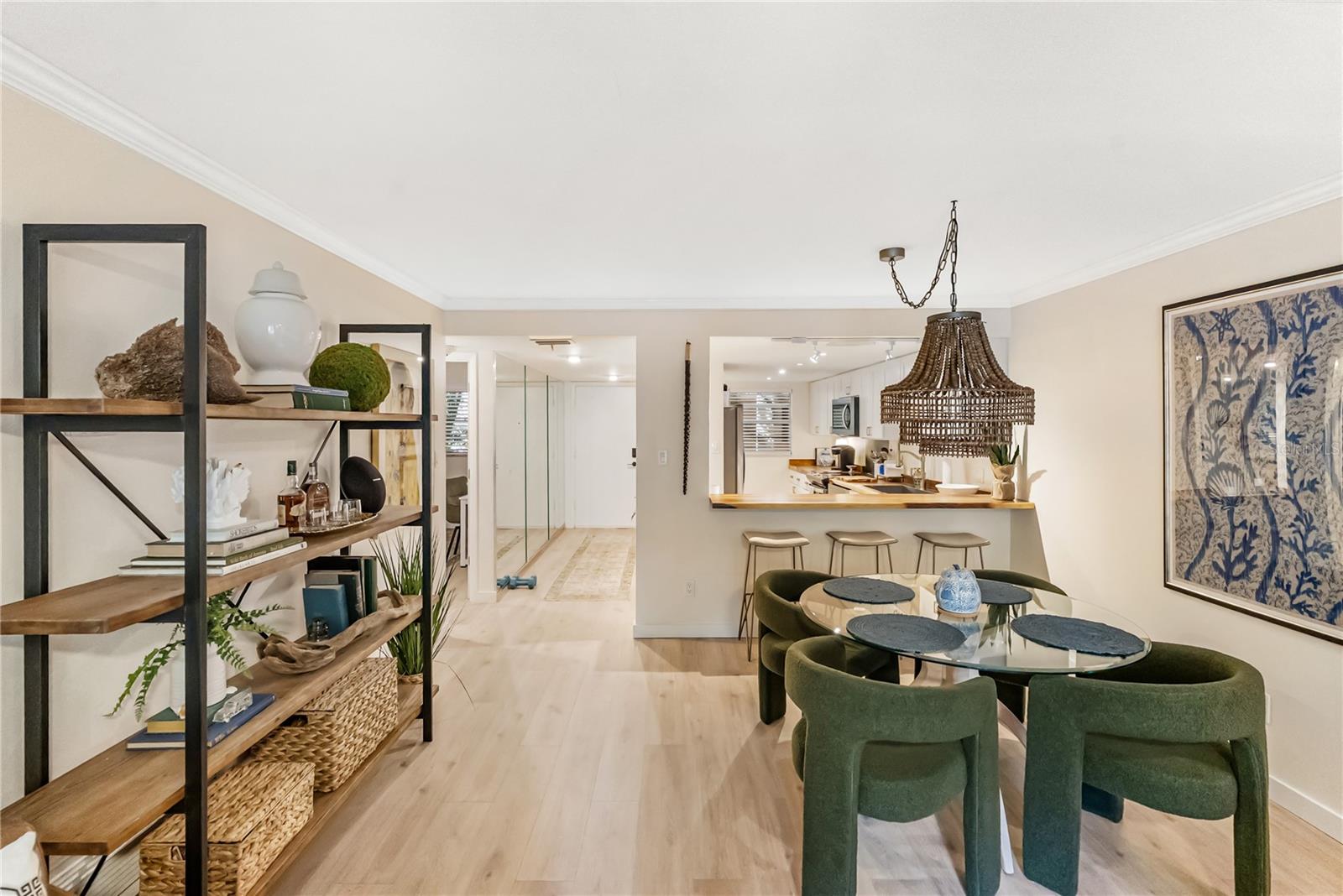 PLAZA GARDENS - Residential