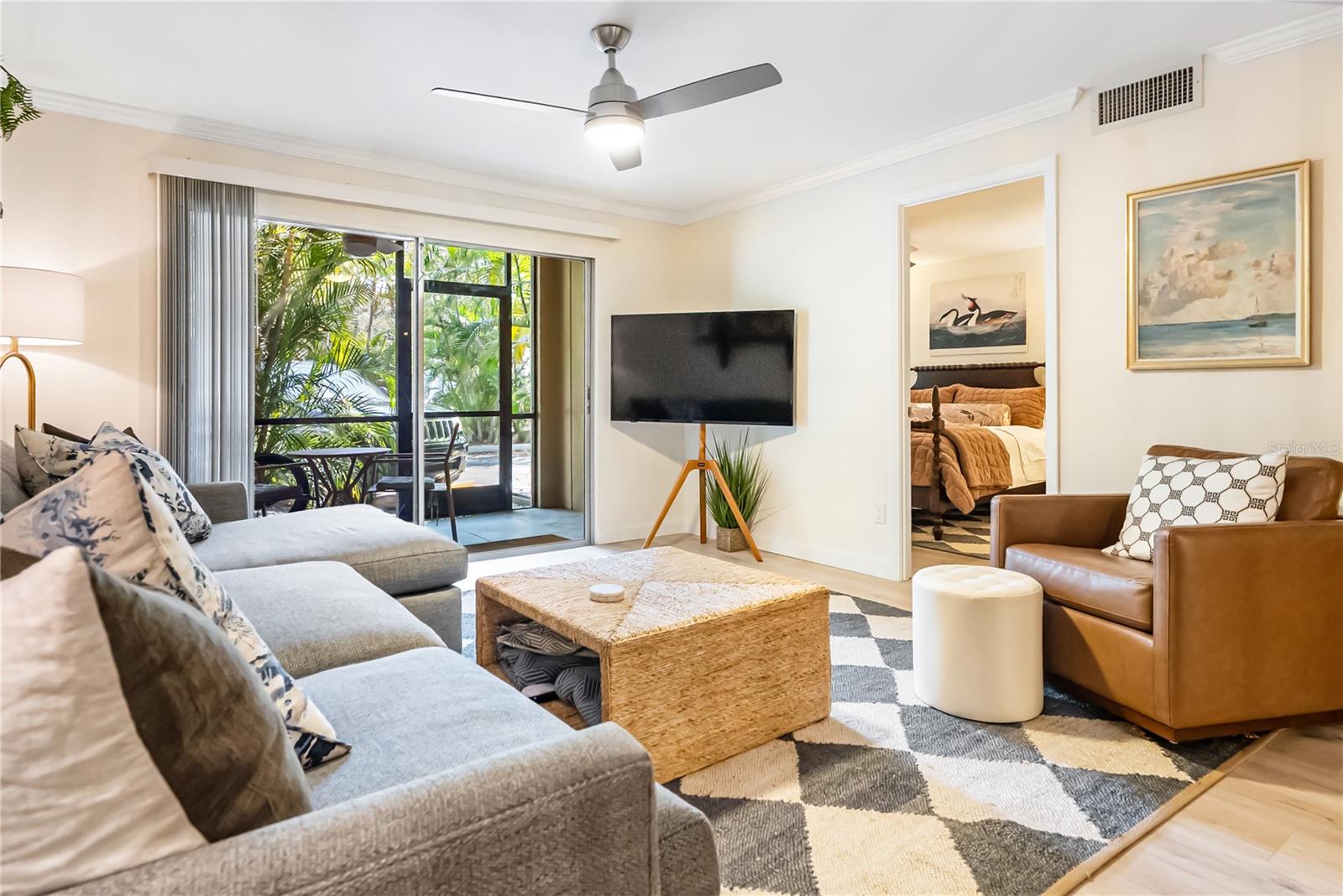 PLAZA GARDENS - Residential