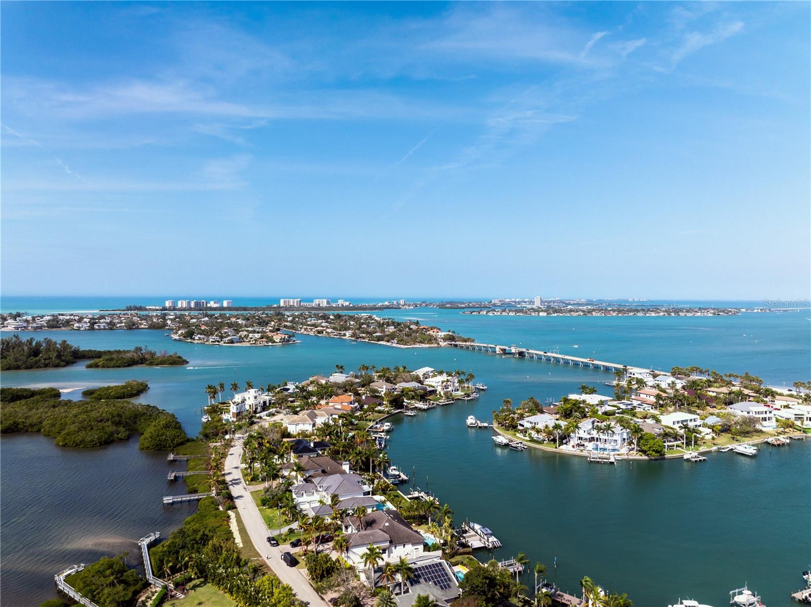 PLAZA GARDENS - Residential