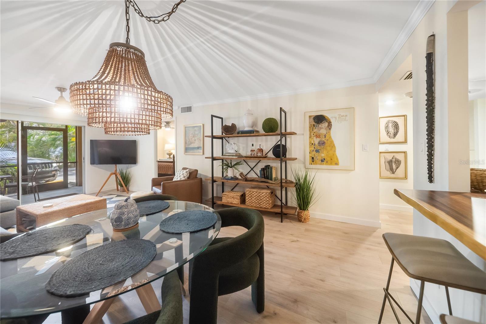 PLAZA GARDENS - Residential