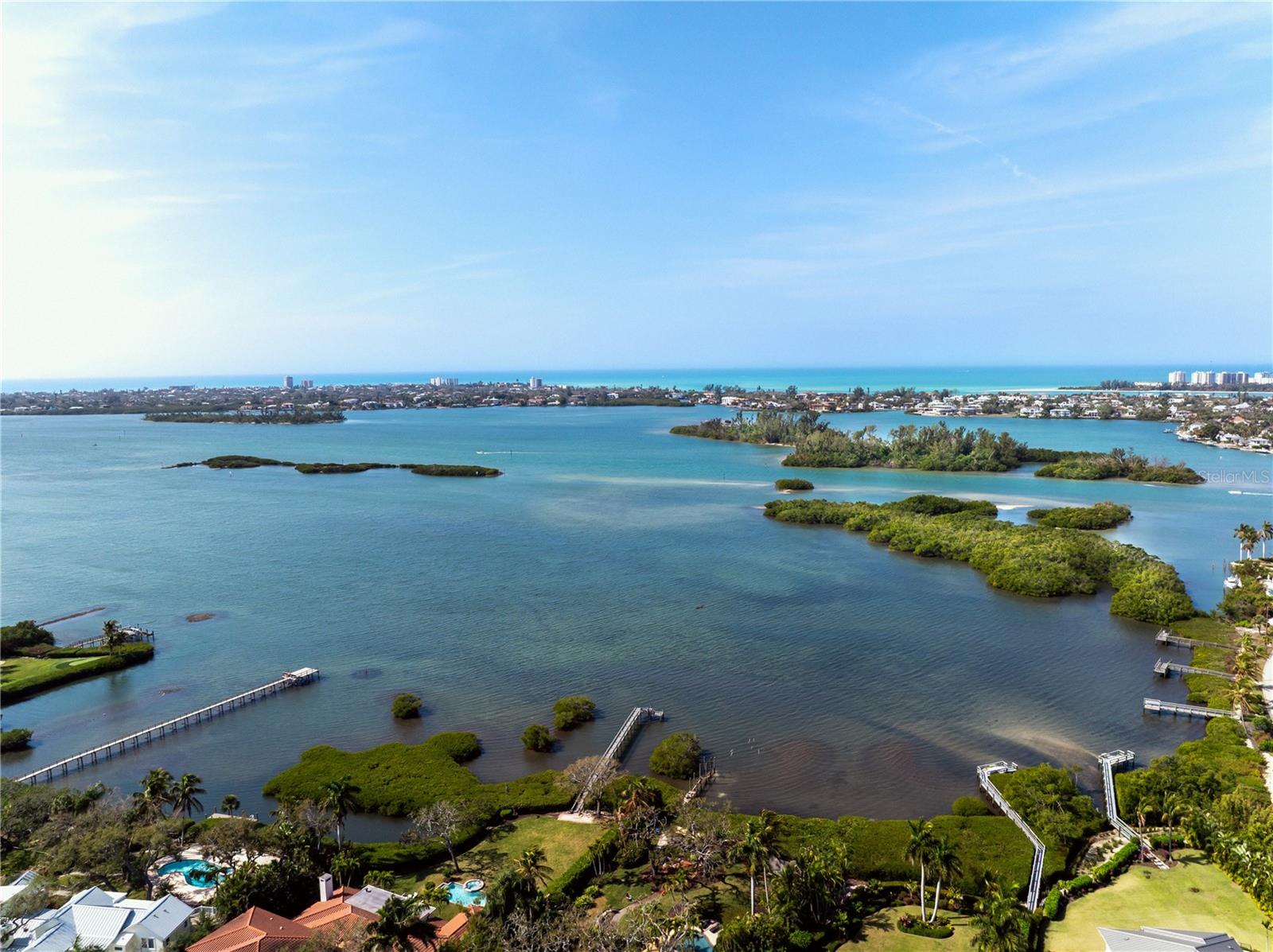 PLAZA GARDENS - Residential