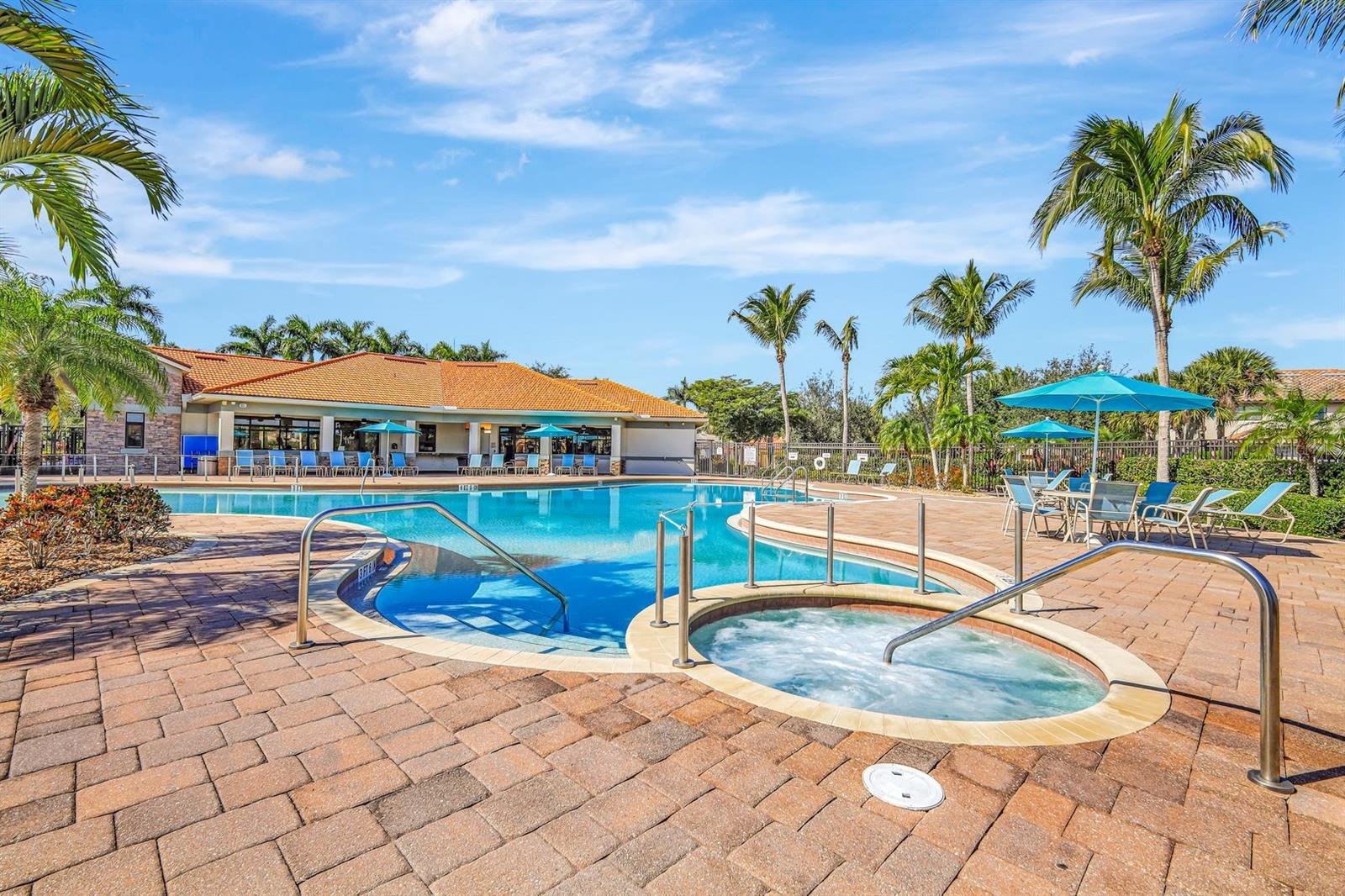 REFLECTION ISLES - Residential