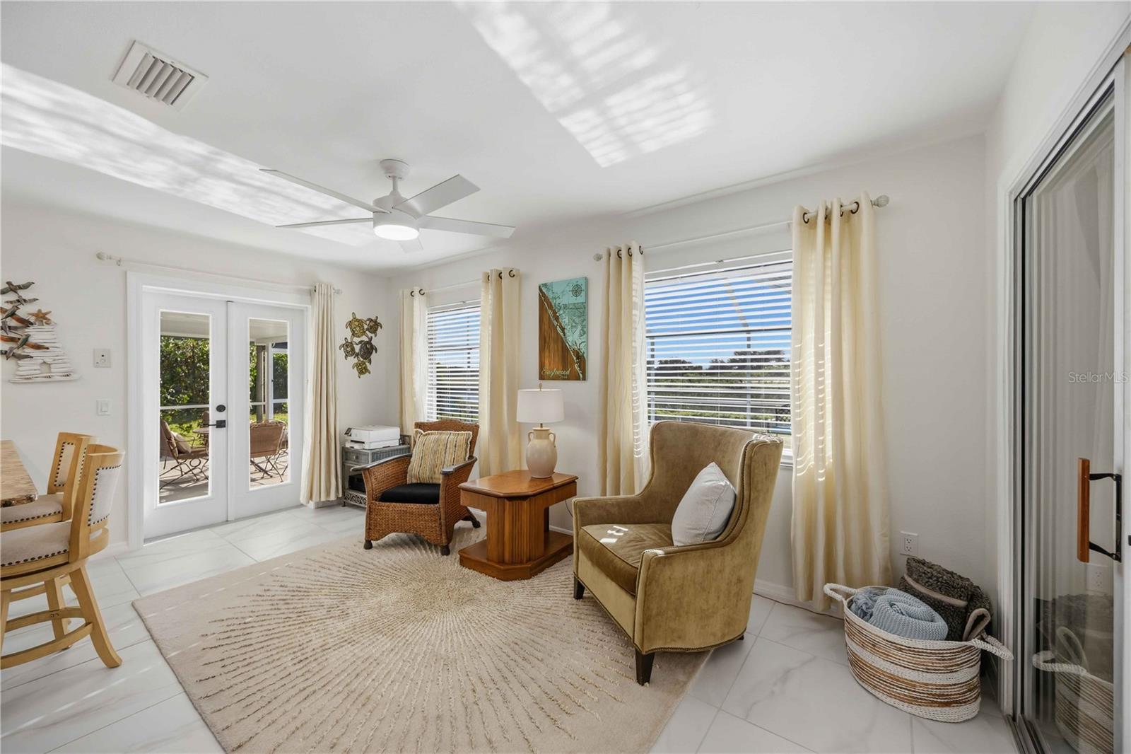 ROTONDA WEST PEBBLE BEACH - Residential