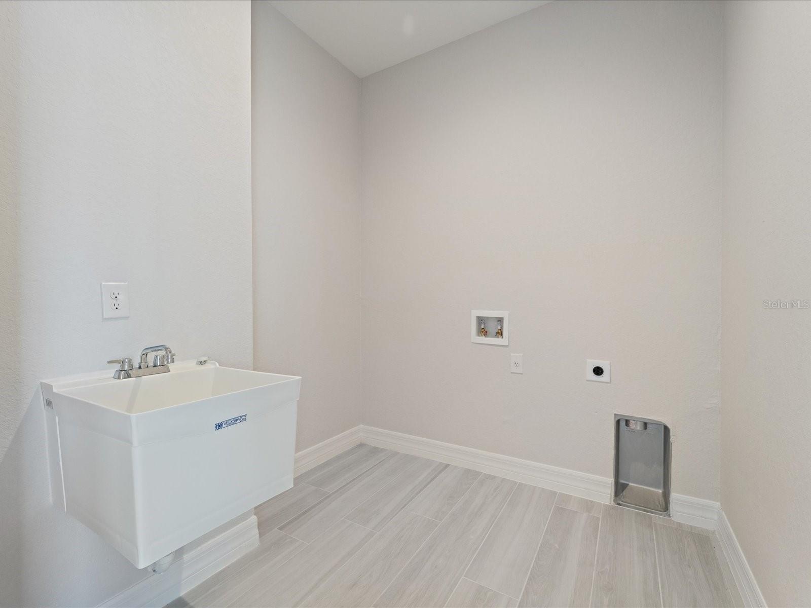 PAR VIEW ESTATES 2 - Residential