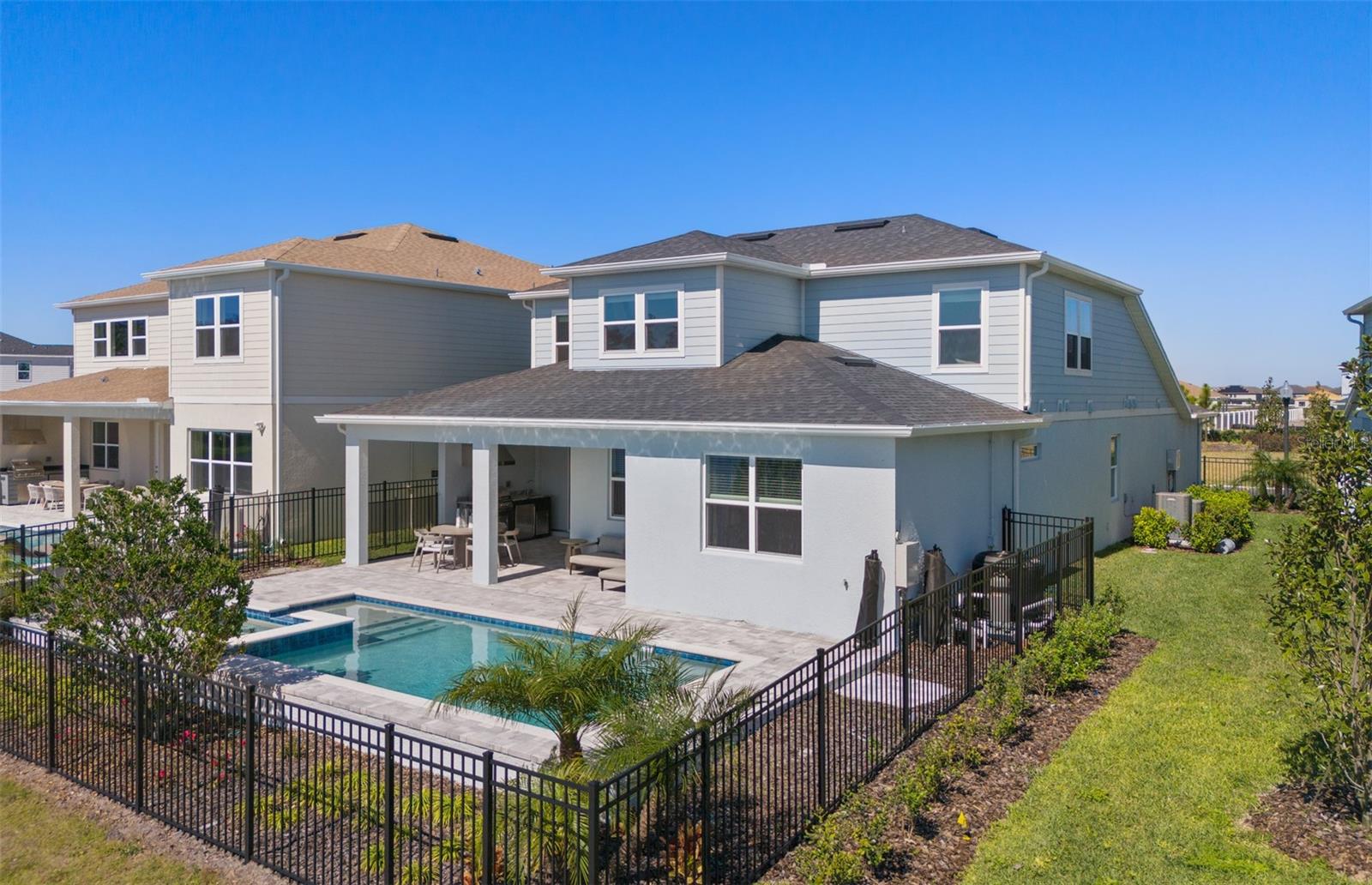 Casas a venda 1 - Jen Dantas 10305 PARK ESTATES AVENUE