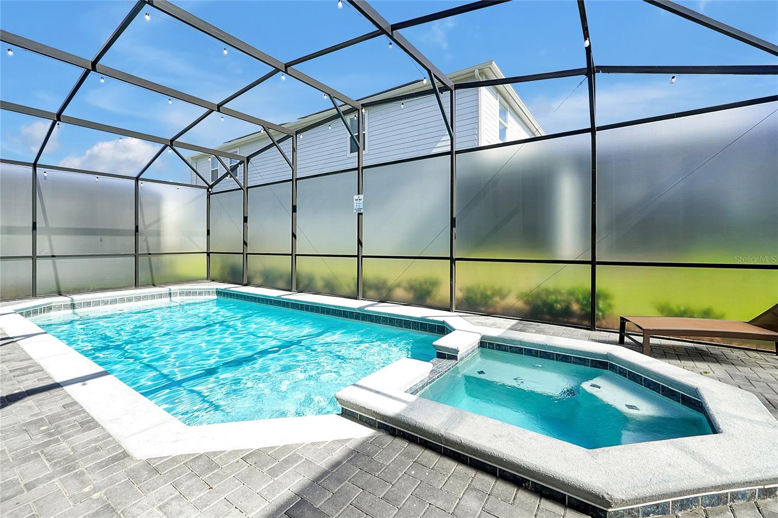 WINDSOR ISLAND RESIDENCE PH 3 - Residential