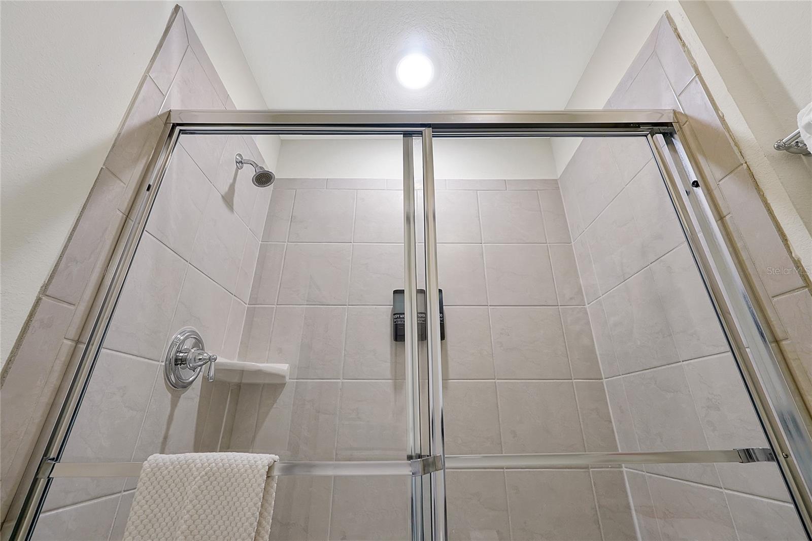 WINDSOR ISLAND RESIDENCE PH 3 - Residential