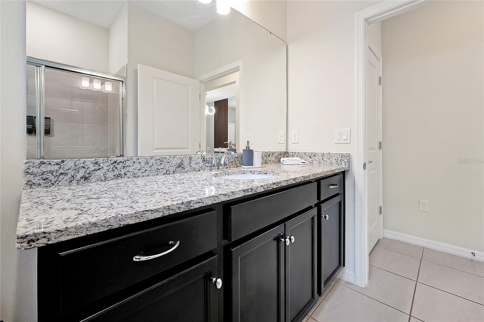 WINDSOR ISLAND RESIDENCE PH 3 - Residential