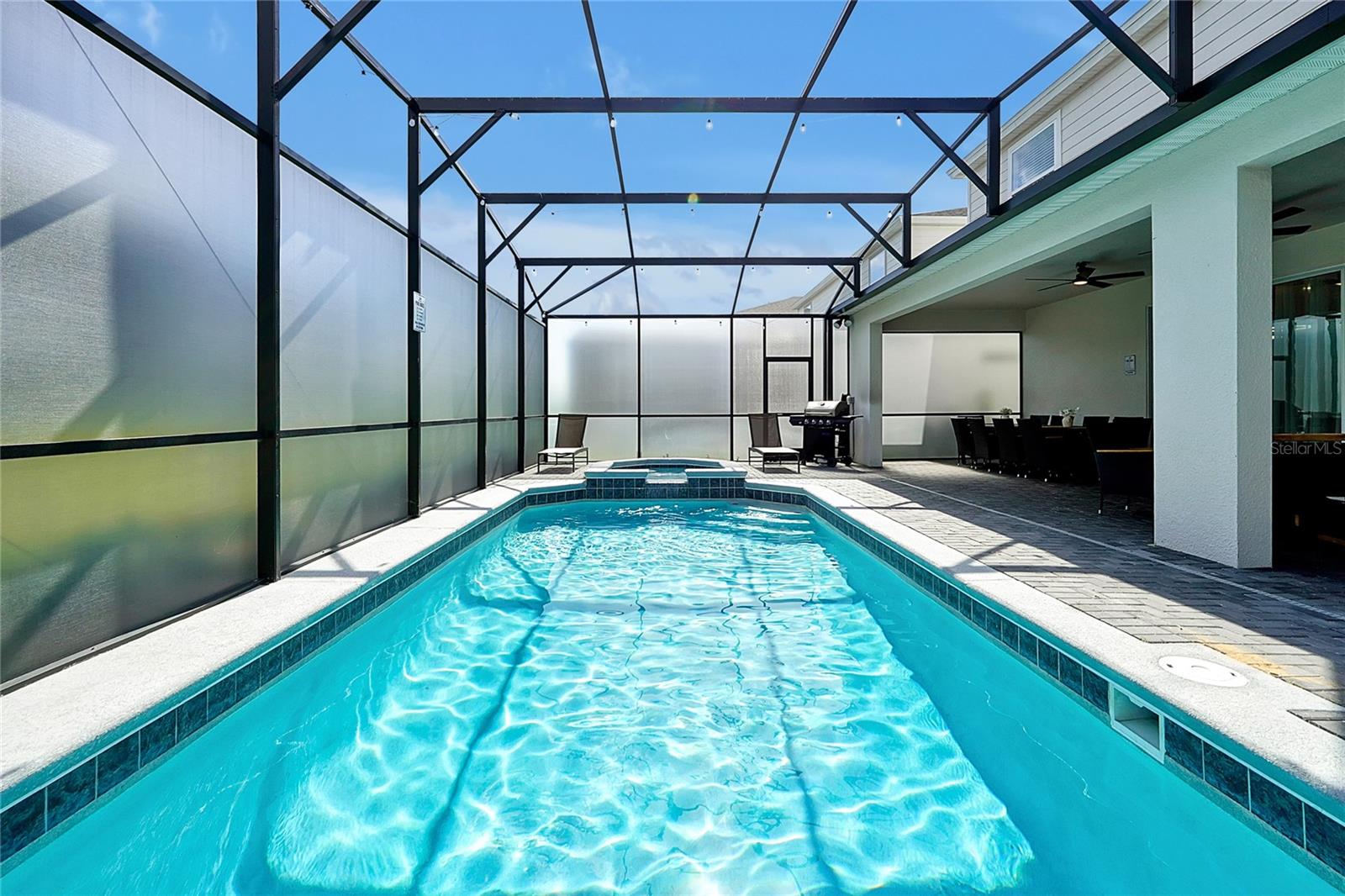 WINDSOR ISLAND RESIDENCE PH 3 - Residential