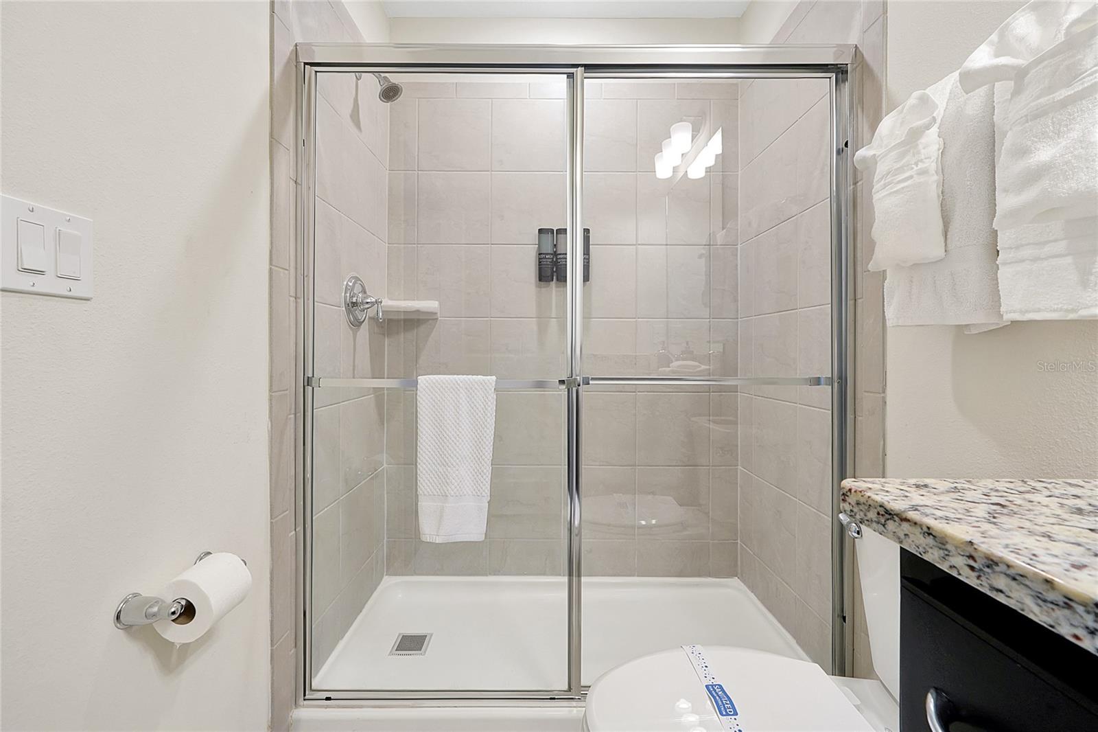 WINDSOR ISLAND RESIDENCE PH 3 - Residential