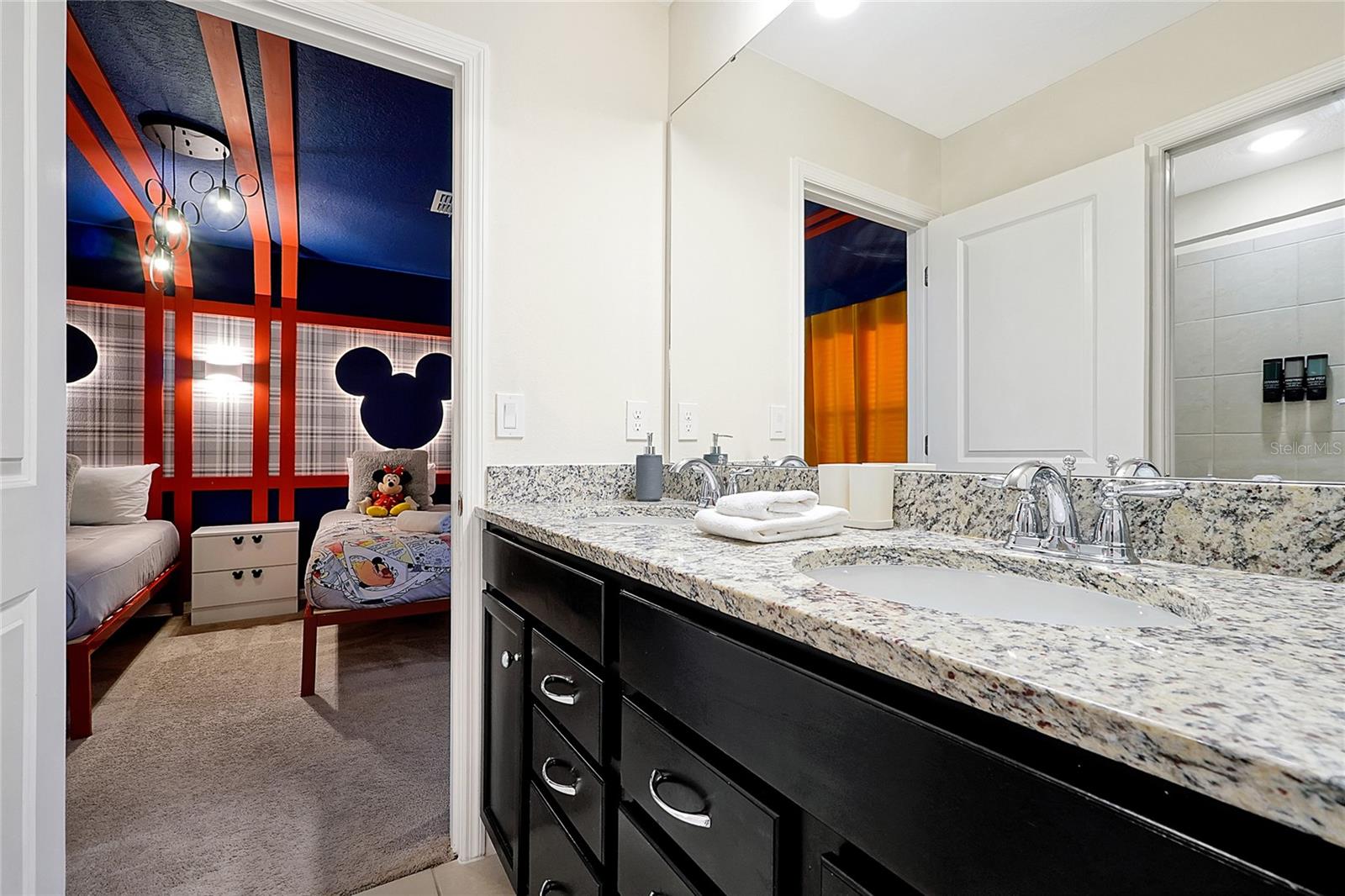 WINDSOR ISLAND RESIDENCE PH 3 - Residential