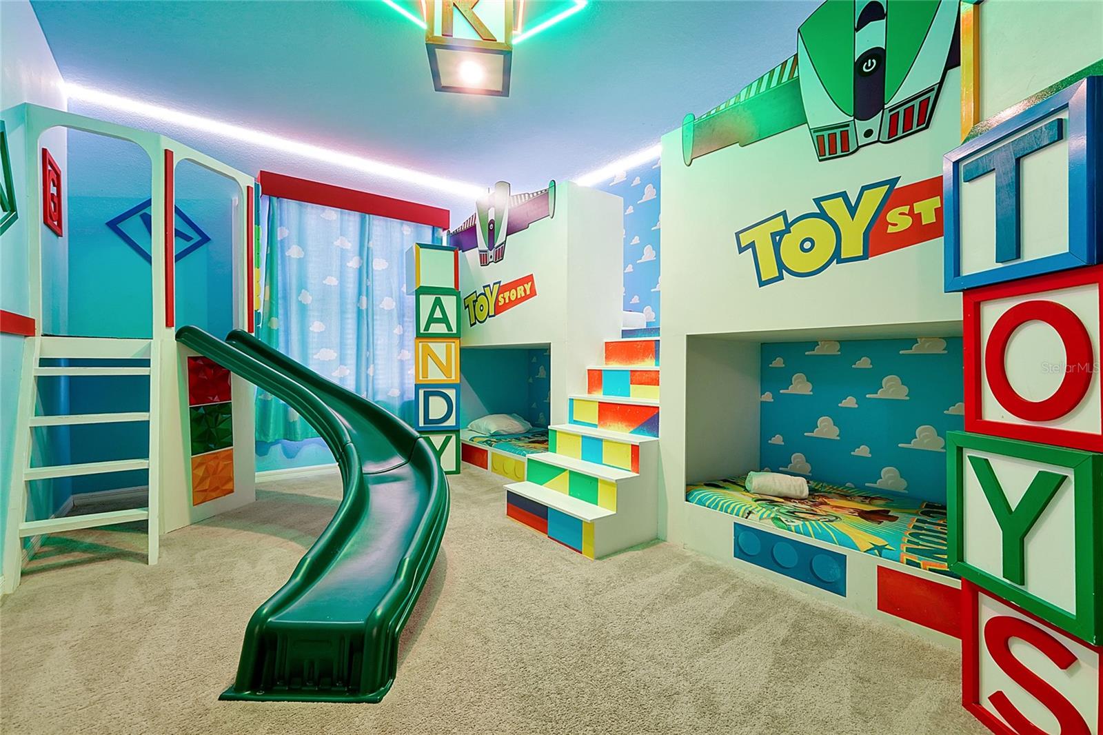 WINDSOR ISLAND RESIDENCE PH 3 - Residential