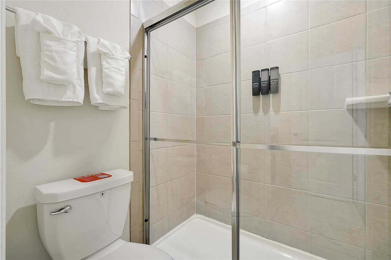 WINDSOR ISLAND RESIDENCE PH 3 - Residential