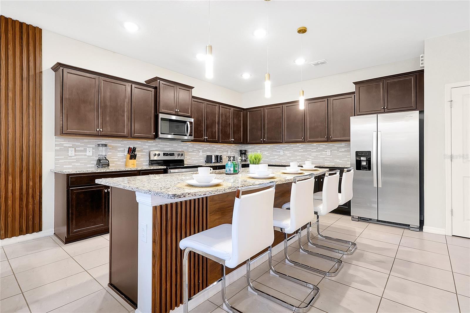 WINDSOR ISLAND RESIDENCE PH 3 - Residential