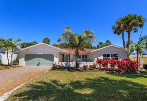 Photo of 910 Locust Street, New Smyrna Beach, FL 32169 (MLS # G5095645)