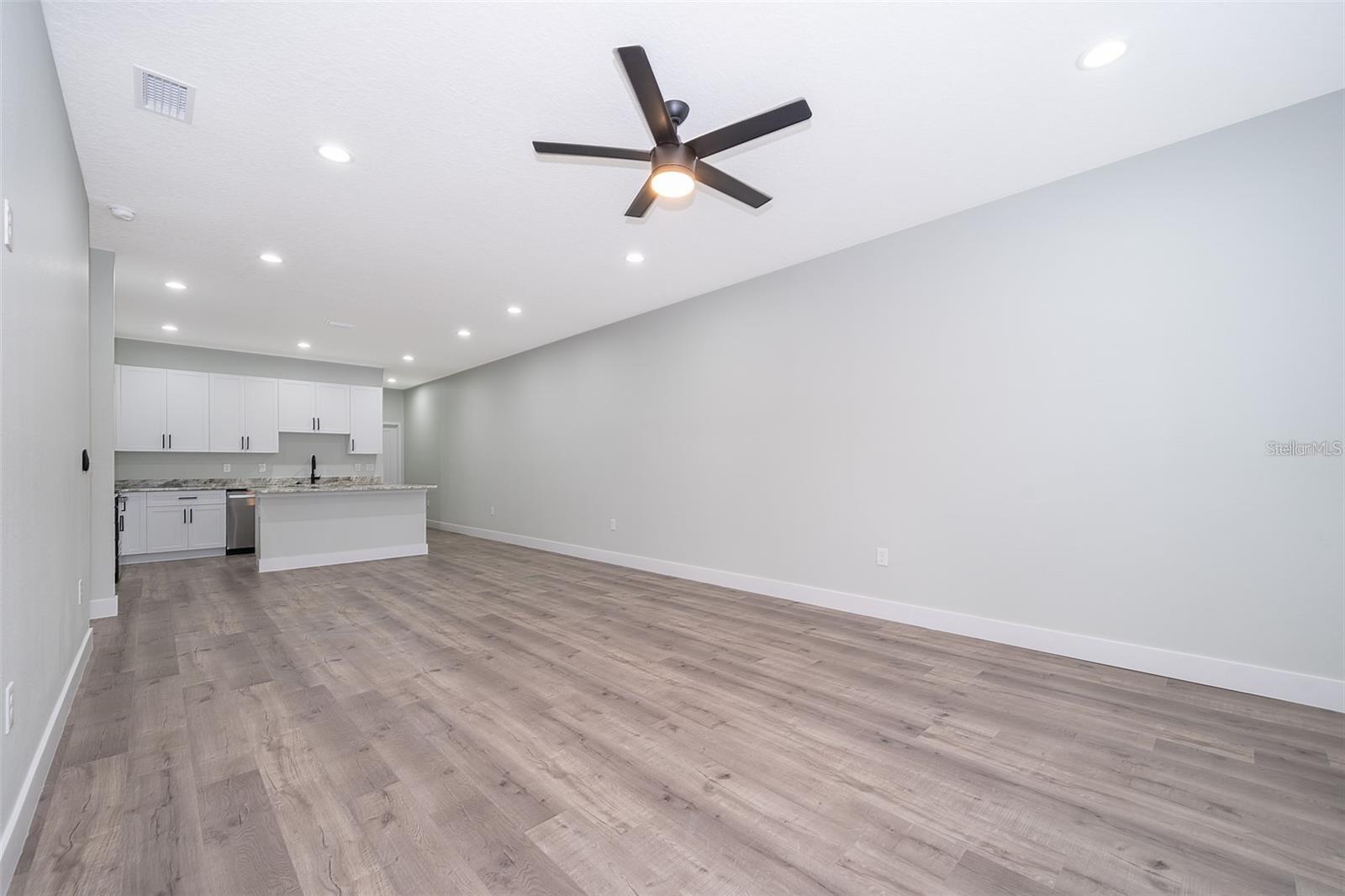 DON PABLO TWNHMS AT MYRTLE STREET - Residential Lease