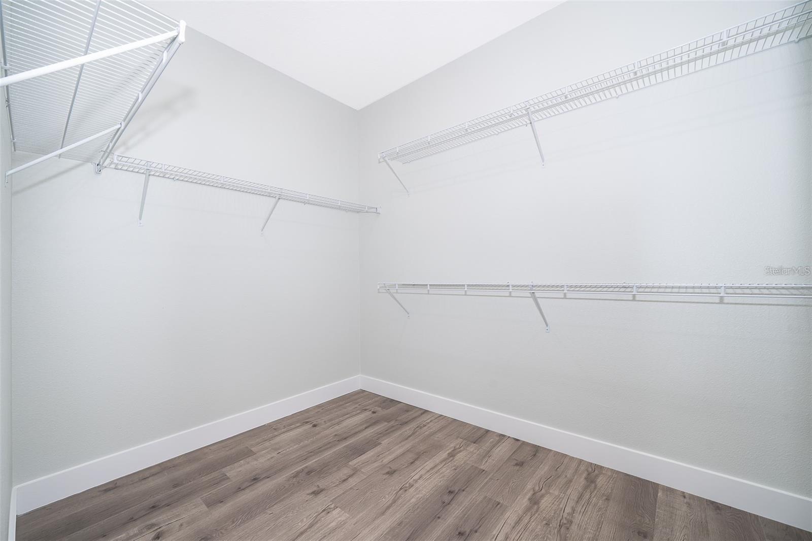 DON PABLO TWNHMS AT MYRTLE STREET - Residential Lease