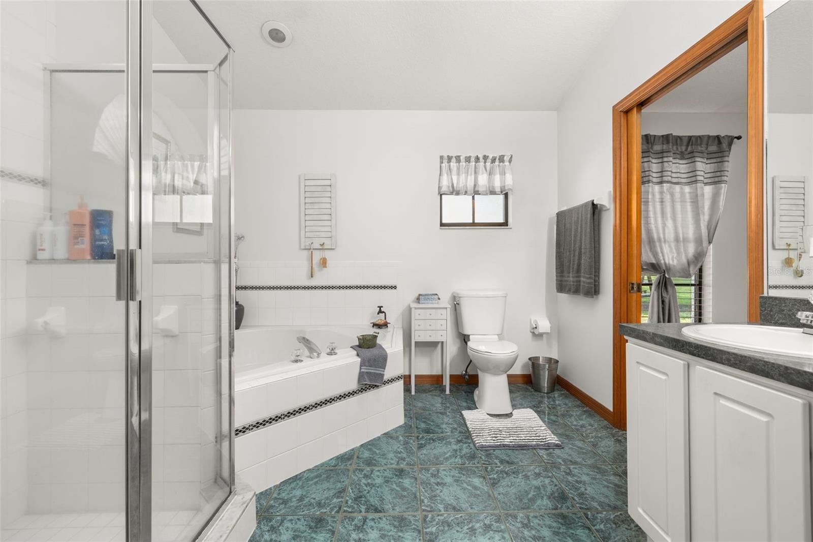 D S ESTATES - Residential