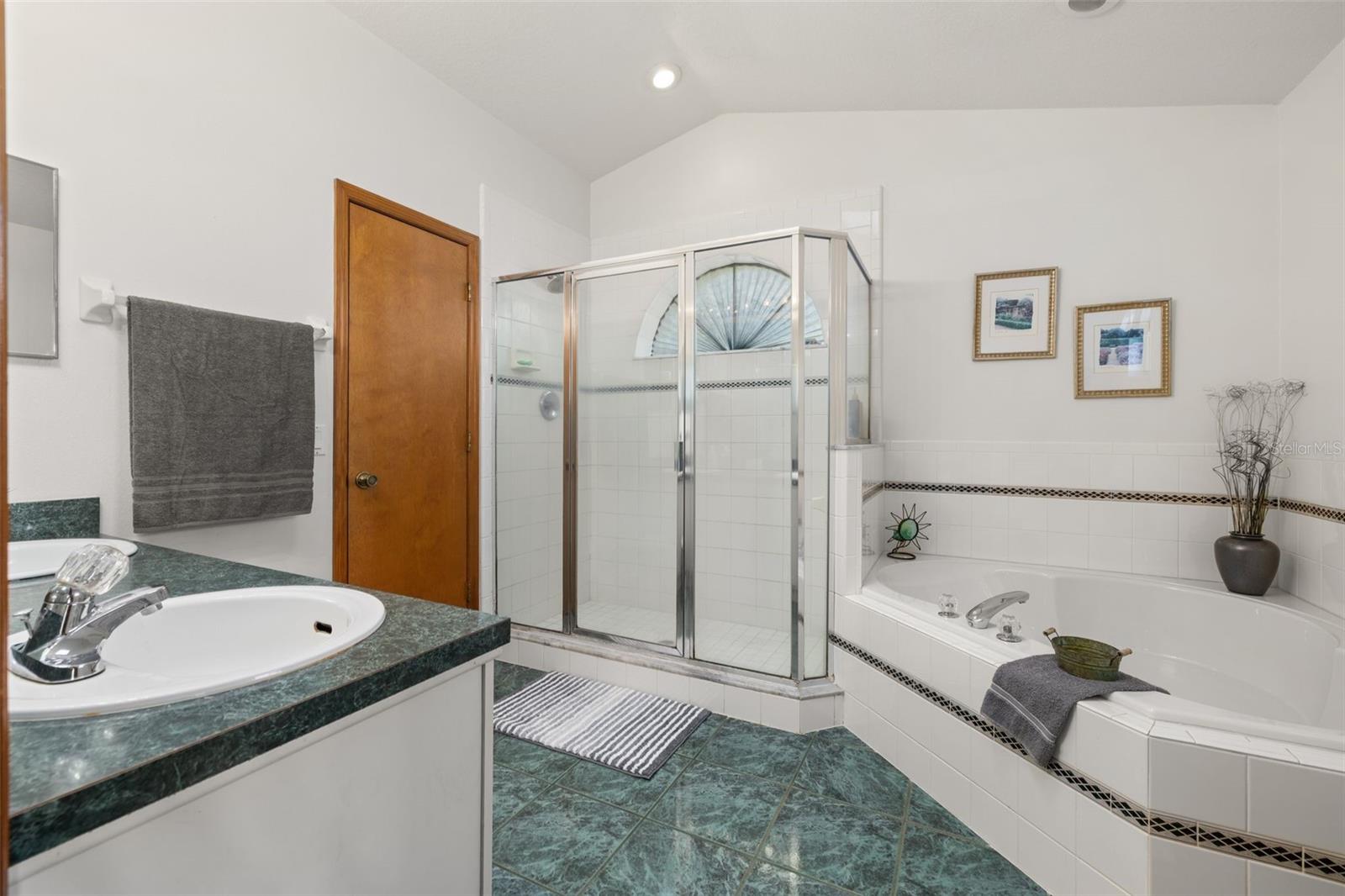 D S ESTATES - Residential