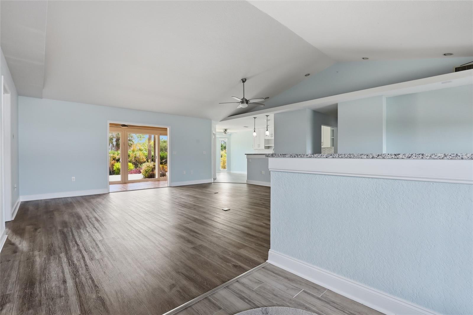 5207 86TH STREET COURT W