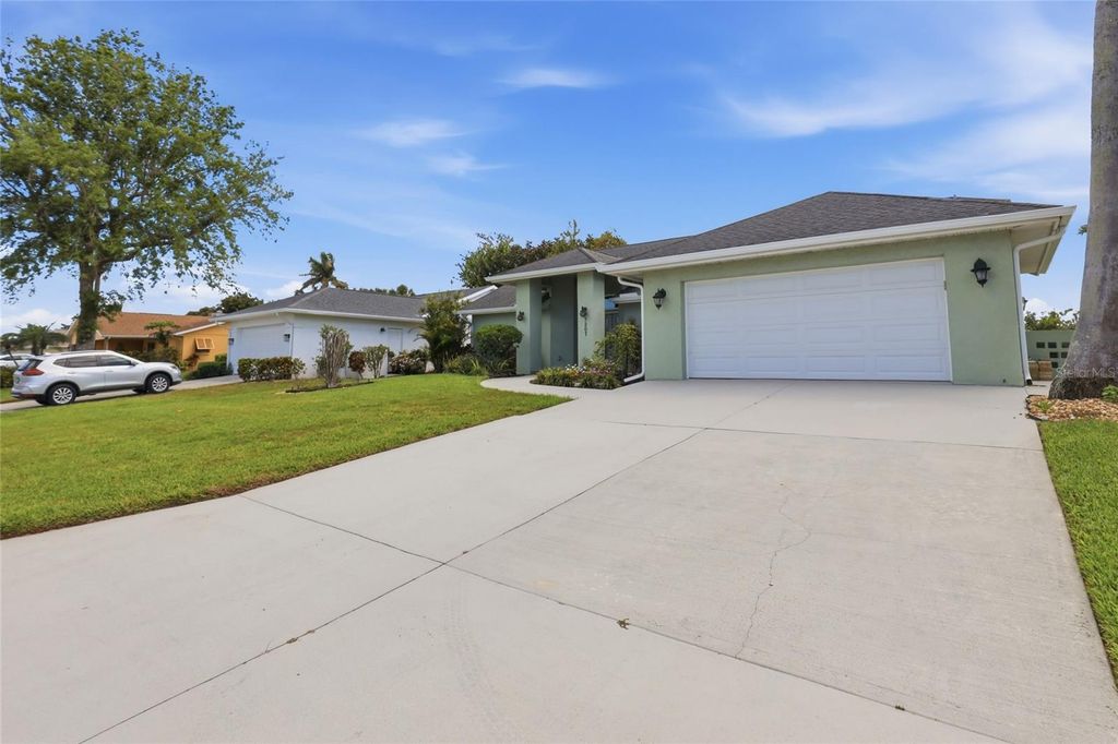 Photo of 5207 86th Street Court W, Bradenton, FL 34210 (MLS # A4689729)