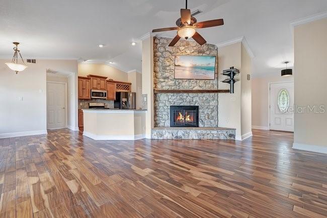 4512 BRIDGEWATER DRIVE