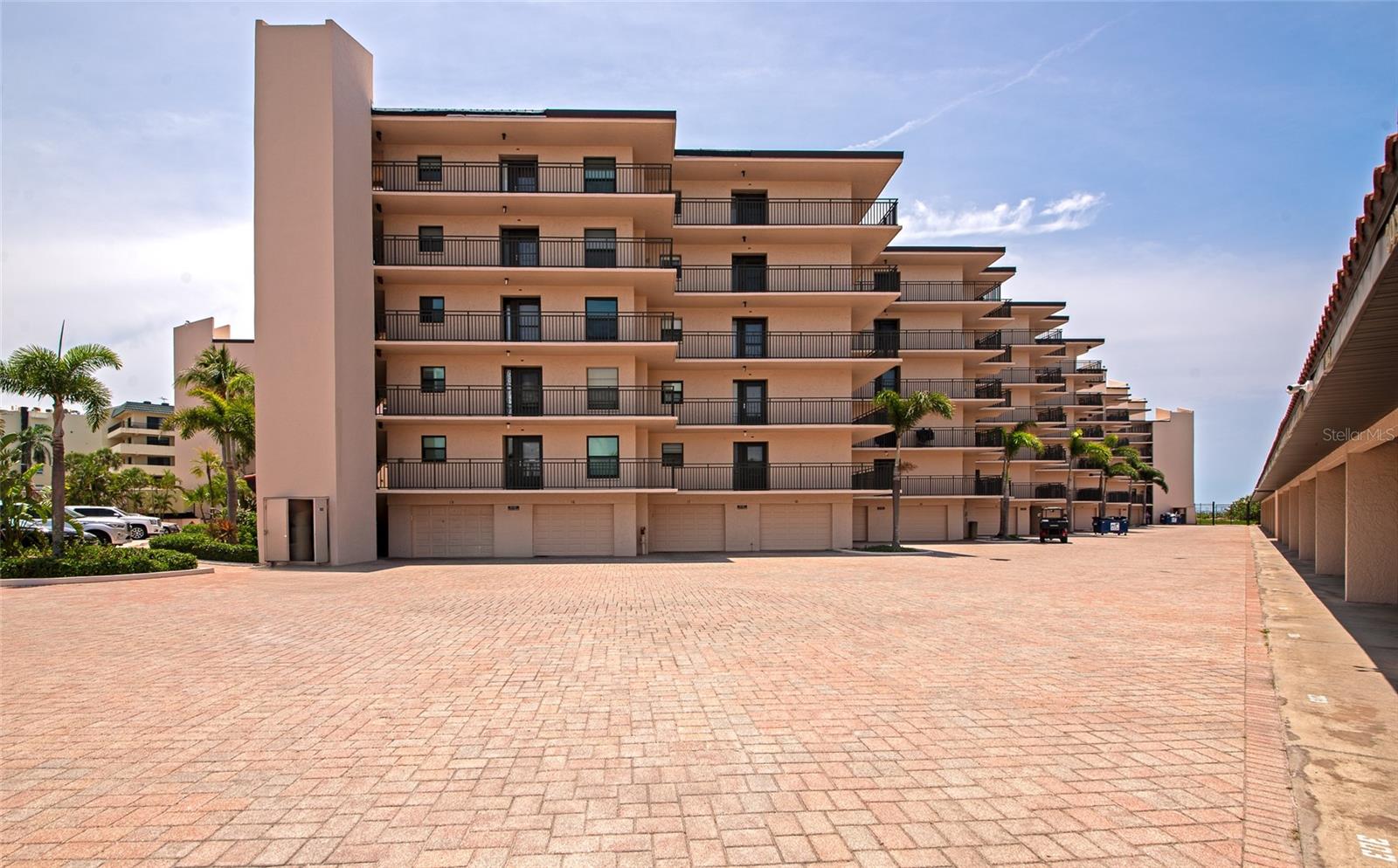 SIESTA BREAKERS - Residential