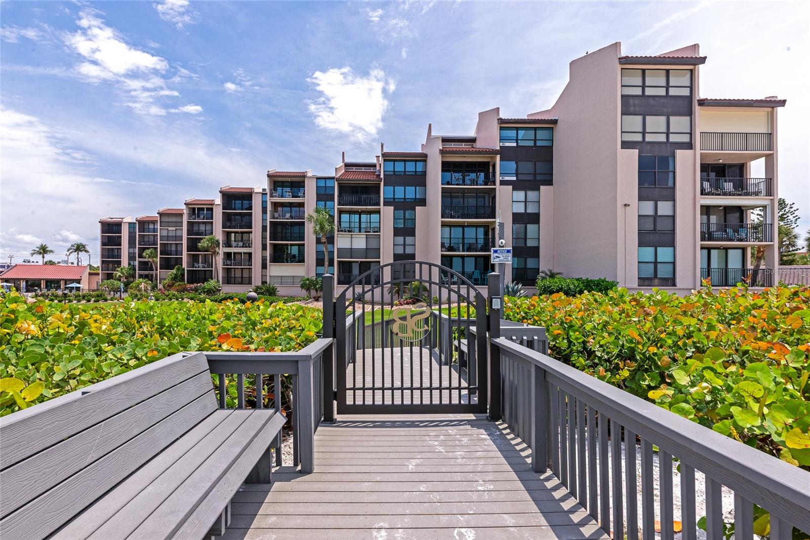 SIESTA BREAKERS - Residential