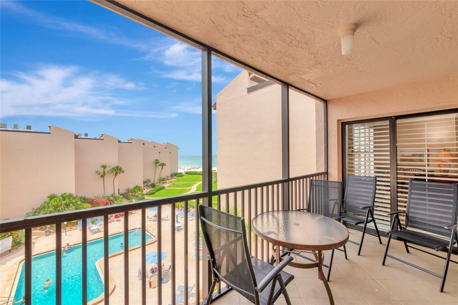 SIESTA BREAKERS - Residential