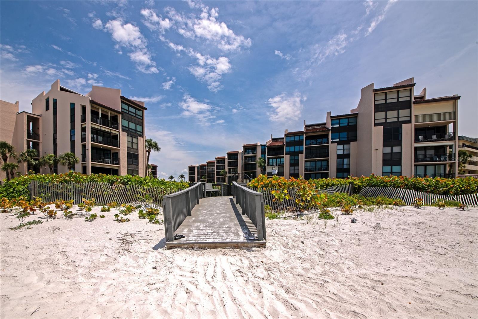 SIESTA BREAKERS - Residential