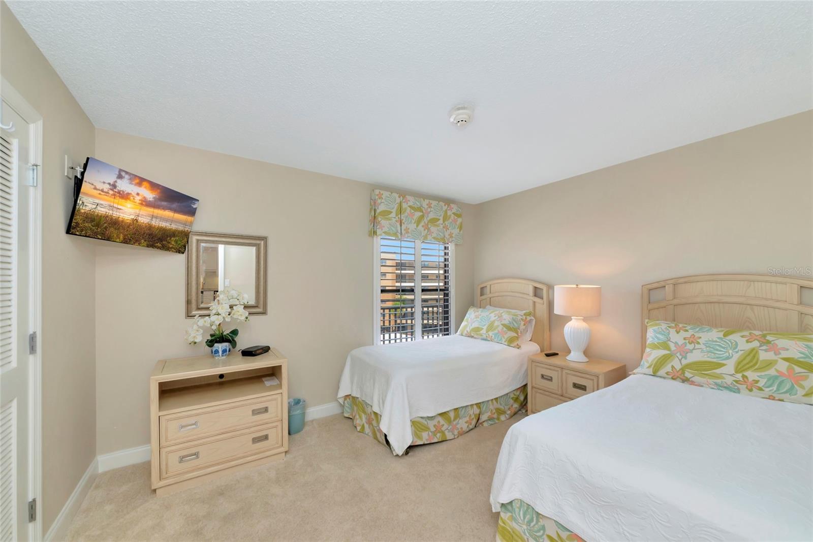 SIESTA BREAKERS - Residential