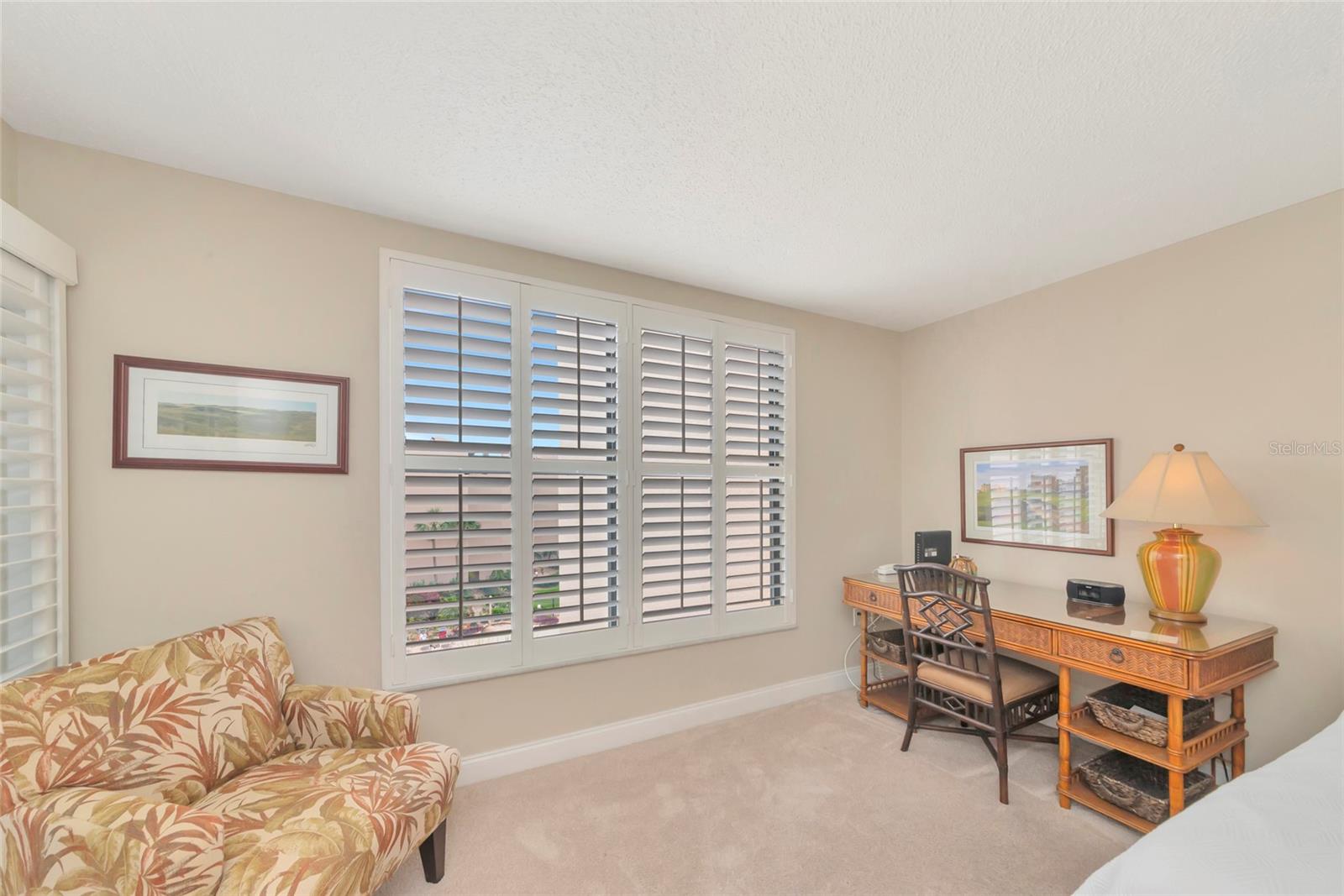 SIESTA BREAKERS - Residential
