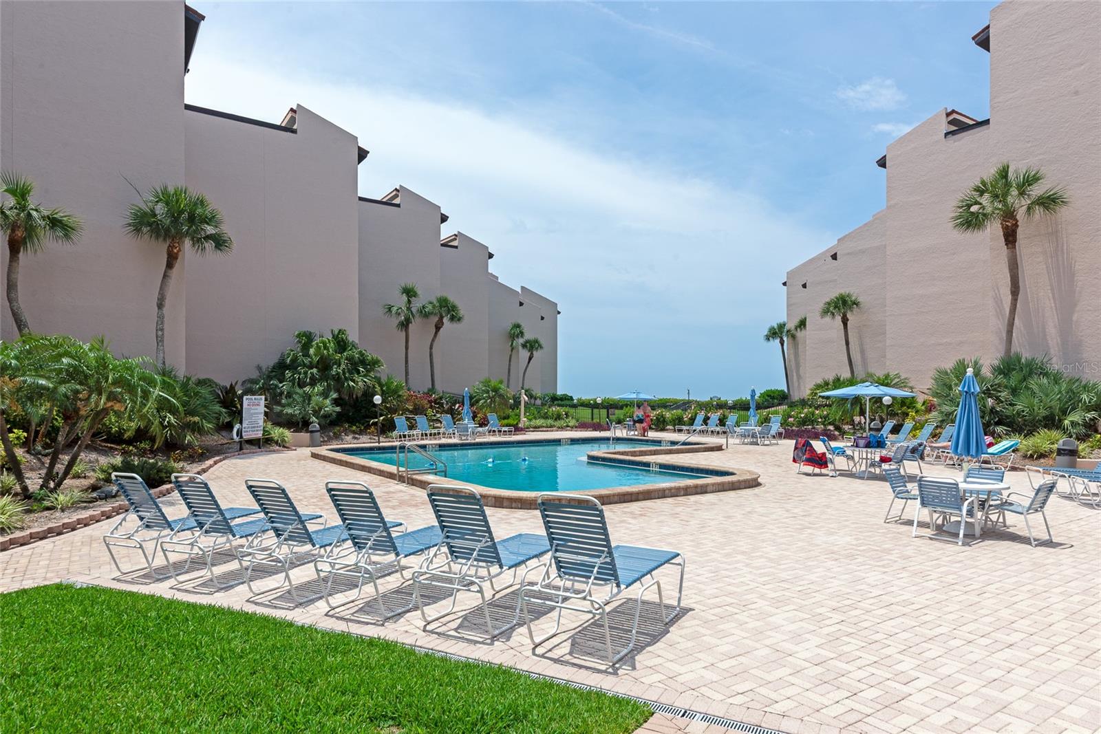 SIESTA BREAKERS - Residential